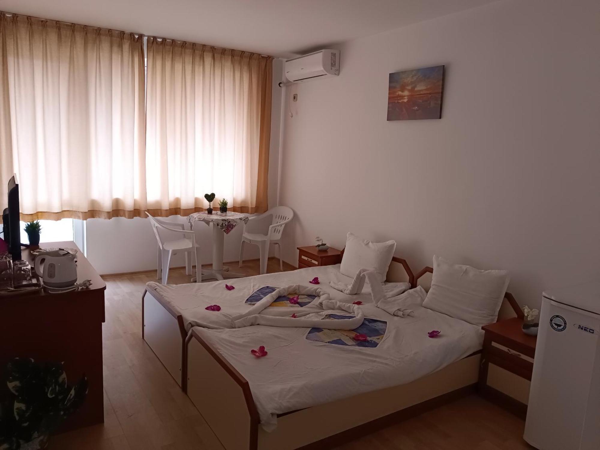 Стаи За Гости Ники Nesebar Exterior foto